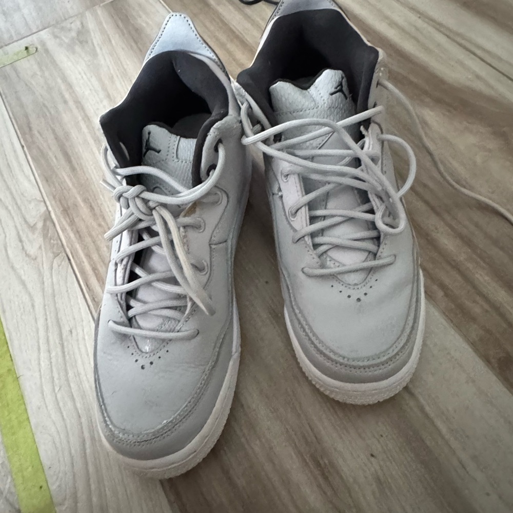 Jordan Men's Low-Top Sneakers in White and Black Trim